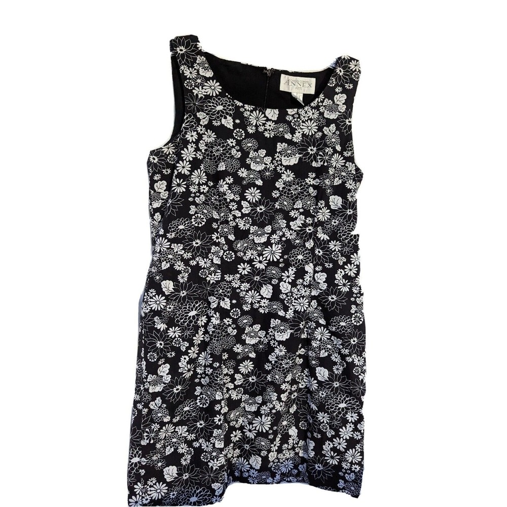 Casual Corner Annex Sheath Dress Womens Size 2 Black White Daisy Knee Floral